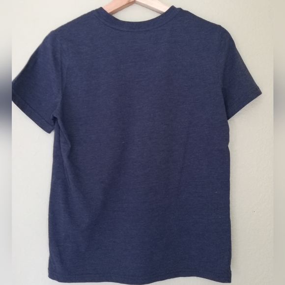 🌺💙 Bundle & Save: 2 x $12 or 3 x $18         Cat&Jack Graphic Blue T-shirt - Picture 2 of 5